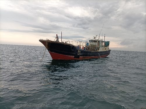 广东省海洋综合执法部门全力出击 重点打击违反休渔制度的捕捞行为